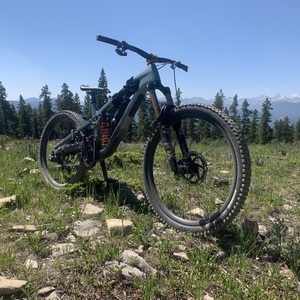2024 Trek Slash Gen 6 Green