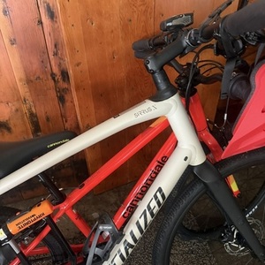 2023 Specialized Sirrus x 4.0 White and Black