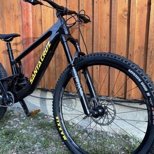 2024 Santa Cruz 5010 S-Kit (carbon) Black