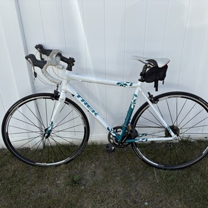 Trek lexa sl White and Blue