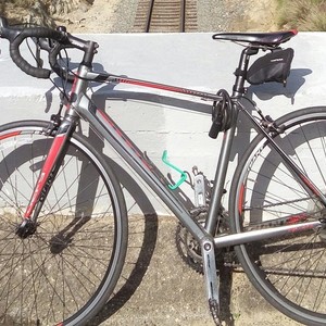 Giant Defy 5 Silver or Gray, Stickers tape or other cover-up, and Red