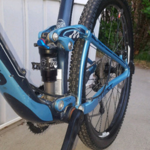 2015 Giant Lust Blue