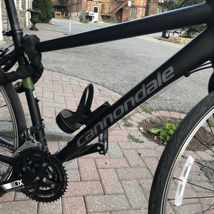 2018 Cannondale Quick 6 700 M Black and Silver or Gray