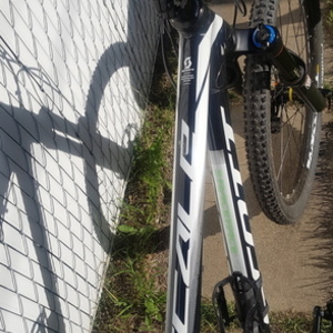 2014 SCOTT Scale Black and White