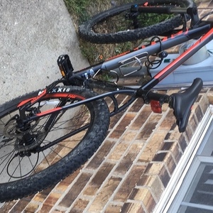 2018 Giant Talon 3 Black and Red