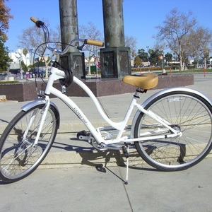2007 Electra Townie Townie women's step through White