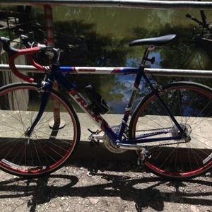 Bicicleta trek 1000 hot sale