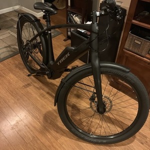 2018 Trek Super Commuter + 7 US Black