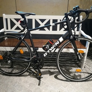 2018 Decathlon CC00123482 Black and White