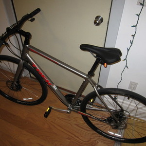 2018 Trek FX2 Silver, gray or bare metal