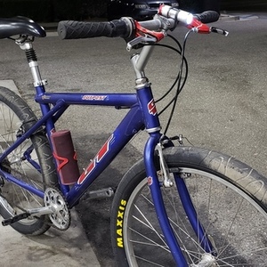2001 GT Bicycles OUTPOST ALUMINUM FRAME Orange