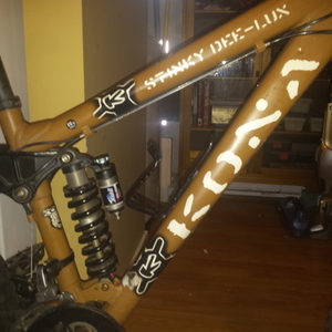 2005 Kona Stinky Dee-Lux Brown and Black