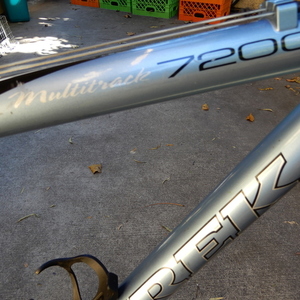 2018 Trek TBI-0407 Teal, Black, and Blue