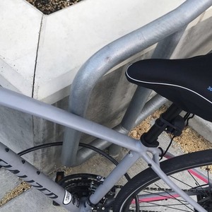 Specialized sirrus Silver, gray or bare metal
