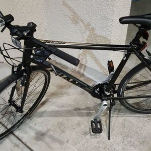 2018 Giant Satin Black/Charcoal Black
