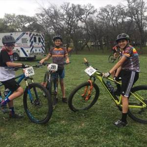 2017 Specialized Fuse Comp ^Fattie Yellow or Gold and Orange