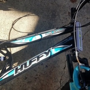 2018 Huffy 5689733517 Teal, Black, and White