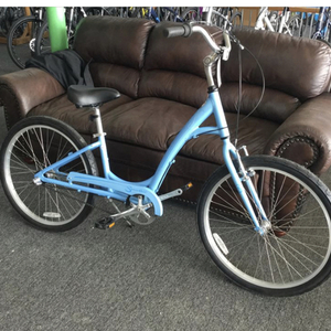 2018 Manhattan Smoothie Blue and White
