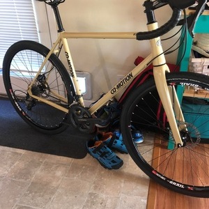 Co-Motion Klatch White