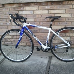 2010 Redline conquest  White and Blue