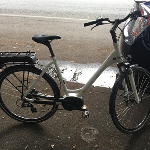 2018 Kalkhoff Voyager Move B8 Wave White and Black