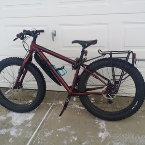 2015 Salsa Salsa double-butted 7005-aluminum w/ alternator drop-outs 175 km rear hub spacing Red