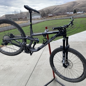 2018 Transition Bikes Sentinel Black