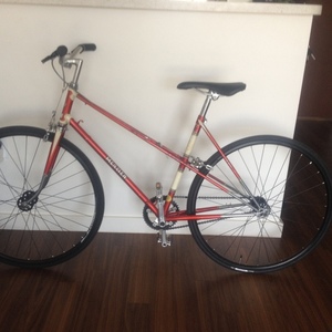 1972 Mercier Beauty Red