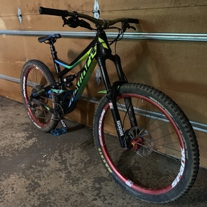 2015 Devinci Spartan Carbon Black, Blue, and Green
