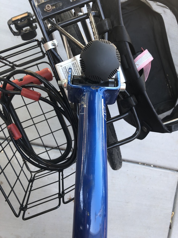 Burley Kazoo trail behind (half bike)