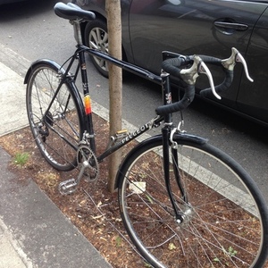 Peugeot Isrean  Black
