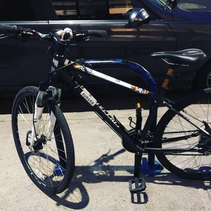 2013 Specialized Ariel Disc Blue, White, and Yellow or Gold