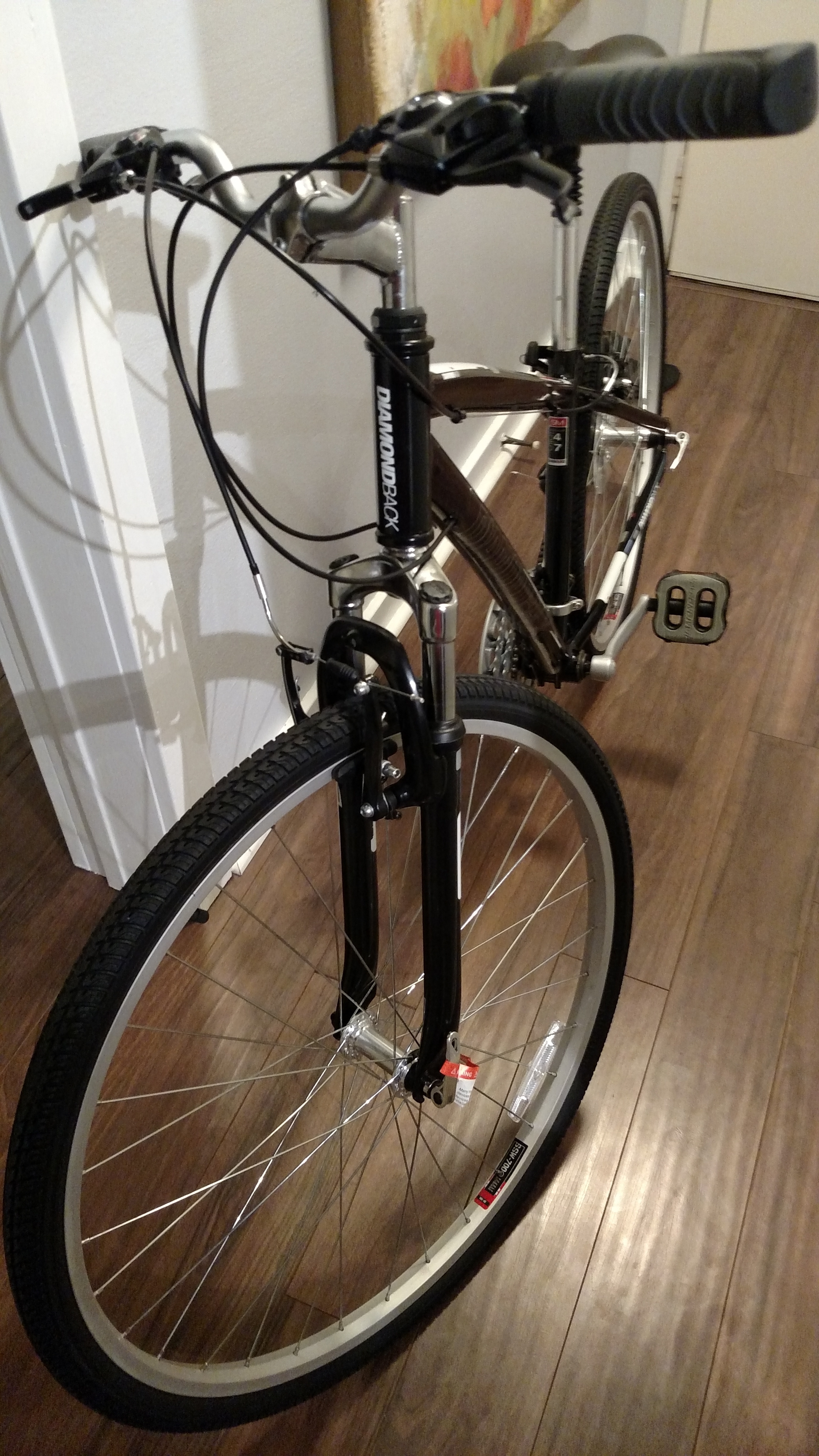 diamondback edgewood tire size