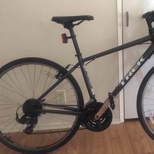 2017 Trek FX Silver, gray or bare metal