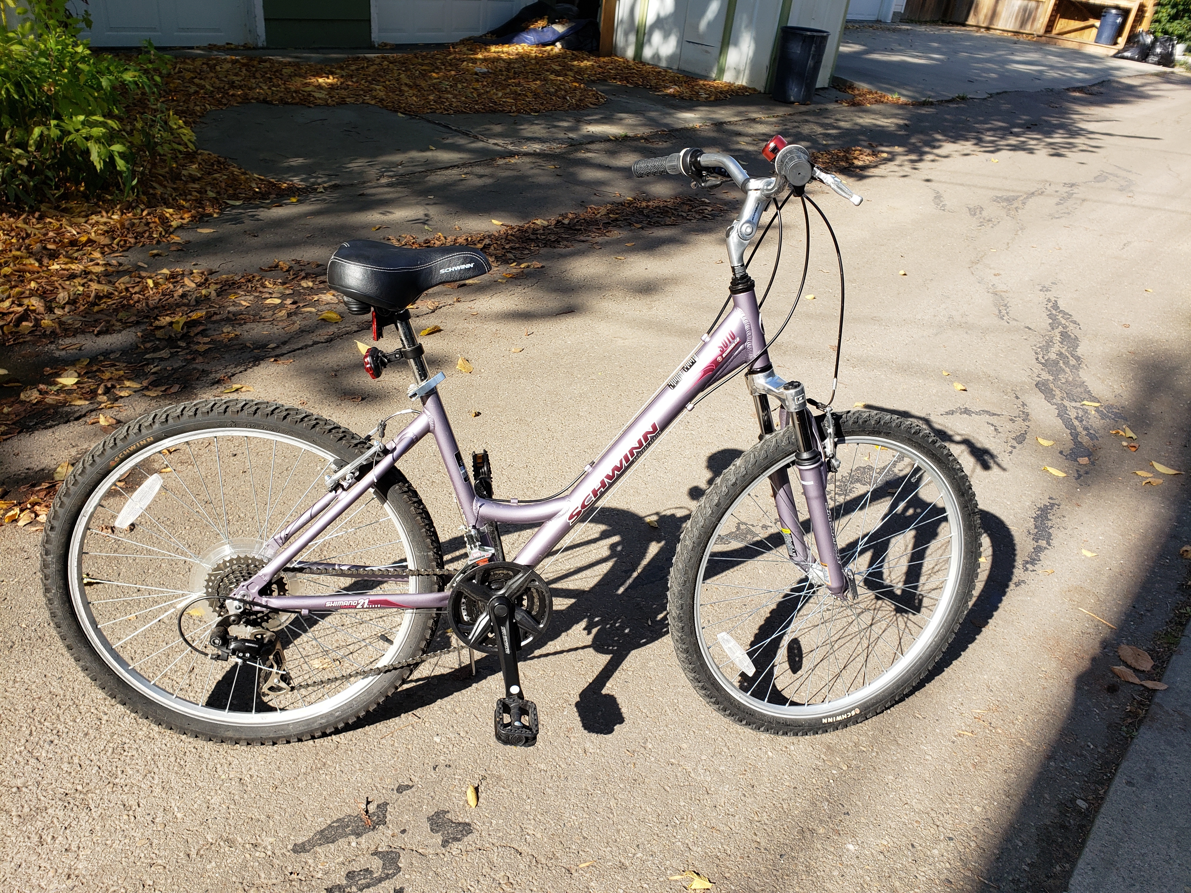 schwinn soto comfort bike