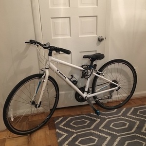2016 Trek Fx 7.2 White and Blue
