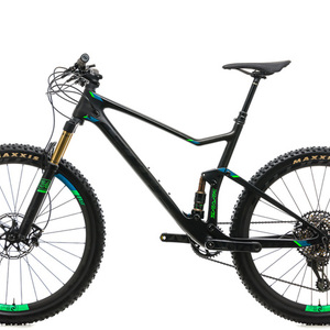 2017 SCOTT Spark 700 Ultimate Black