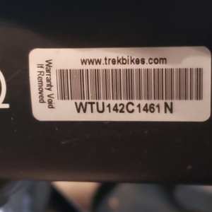 2019 Trek Marlin 5 Black and White
