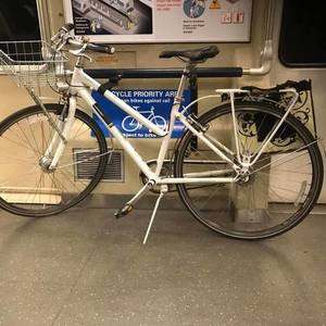 2010 Jamis Commuter 4 White