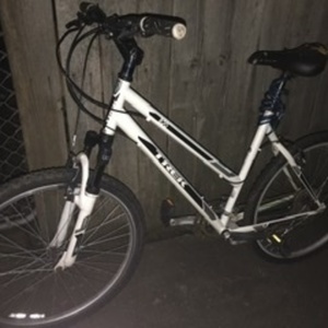 2009 Trek 820 White