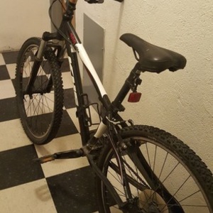 KHS Bicycles ALITE 300 Black and White