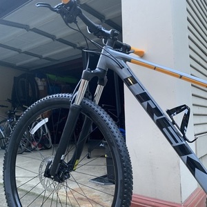 Trek Marlin Silver, gray or bare metal