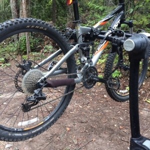 Giant Yukon Silver, gray or bare metal and Black