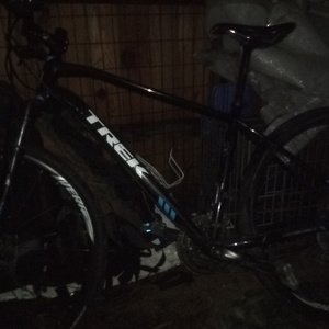 Trek 8.3 DS Black and Blue