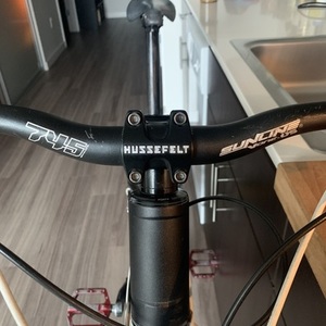 2011 Santa Cruz Bullit 2 Black and Silver, gray or bare metal