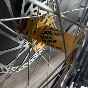 2011 Santa Cruz Bullit 2 Black and Silver, gray or bare metal