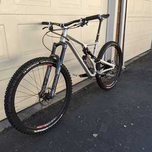 2019 Specialized Stumpjumper Evo Silver, gray or bare metal