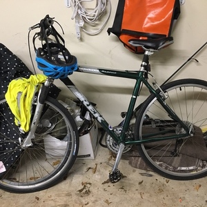 Trek 7500 Green and Silver, gray or bare metal