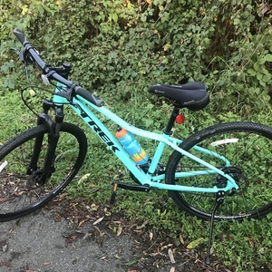 2019 Trek Alpha Gold Aluminum, DuoTrap S compatible, internal cable routing, rack &amp; fender mo...