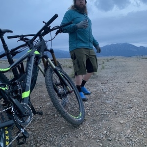 2017 Giant Stance Black and Yellow or Gold